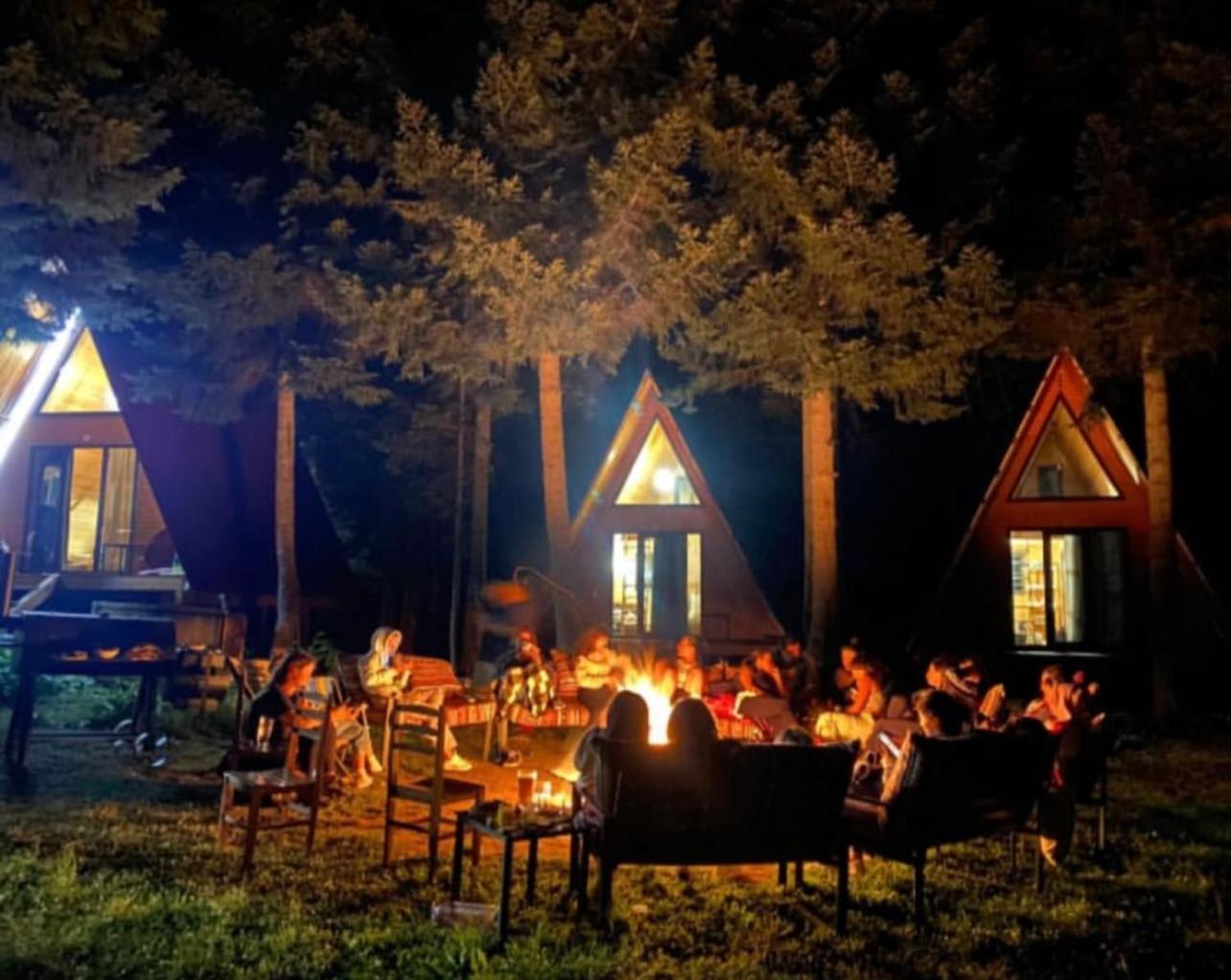 Bude Mestia Cottages Bagian luar foto