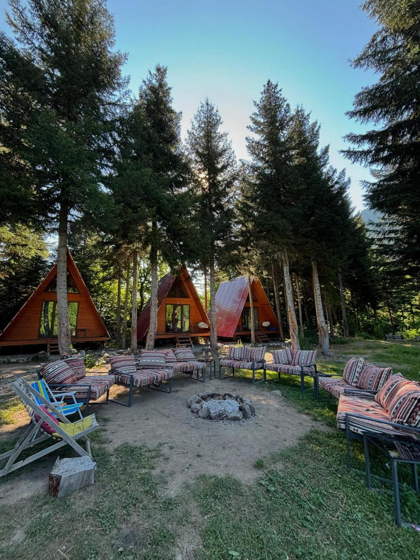 Bude Mestia Cottages Bagian luar foto